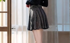 WRITE AS 两团打肿